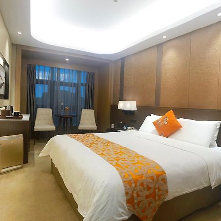 Jin Jiang Pine City Hotel Шанхай Экстерьер фото