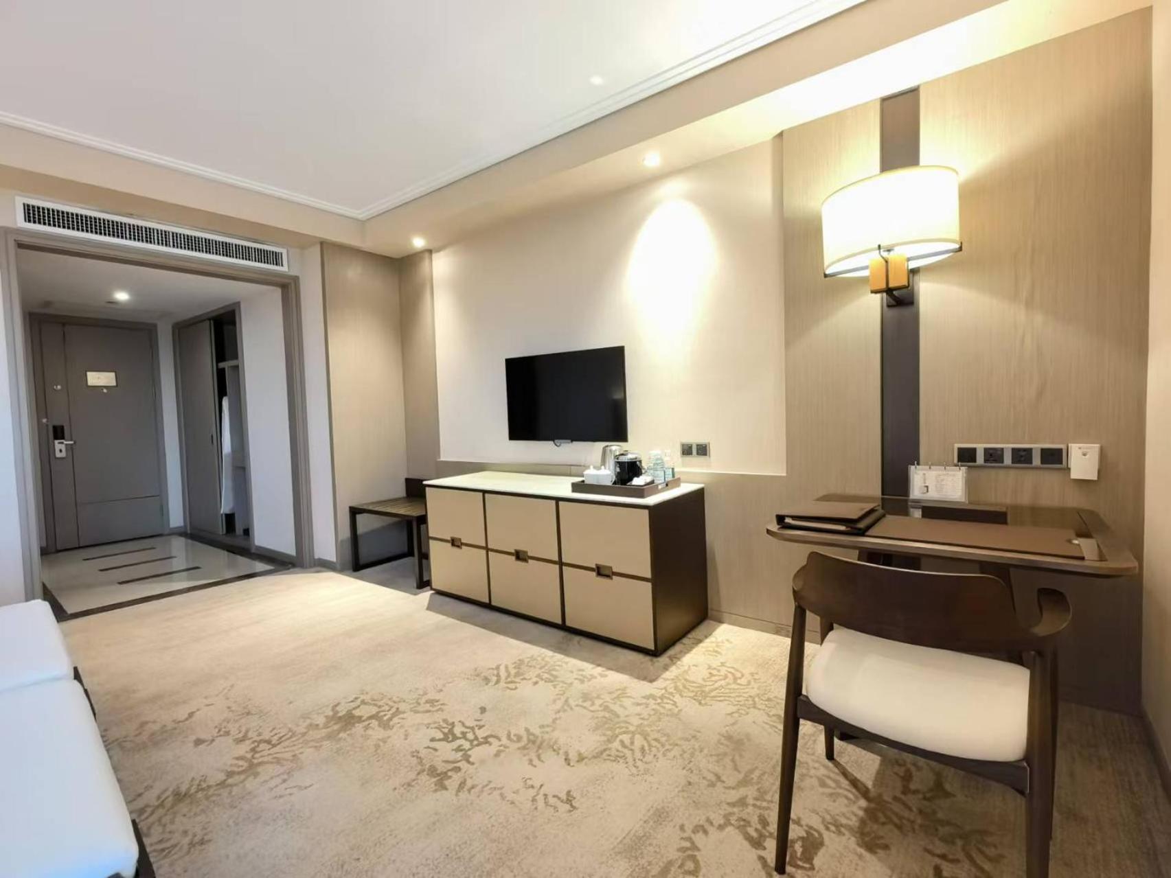 Jin Jiang Pine City Hotel Шанхай Экстерьер фото