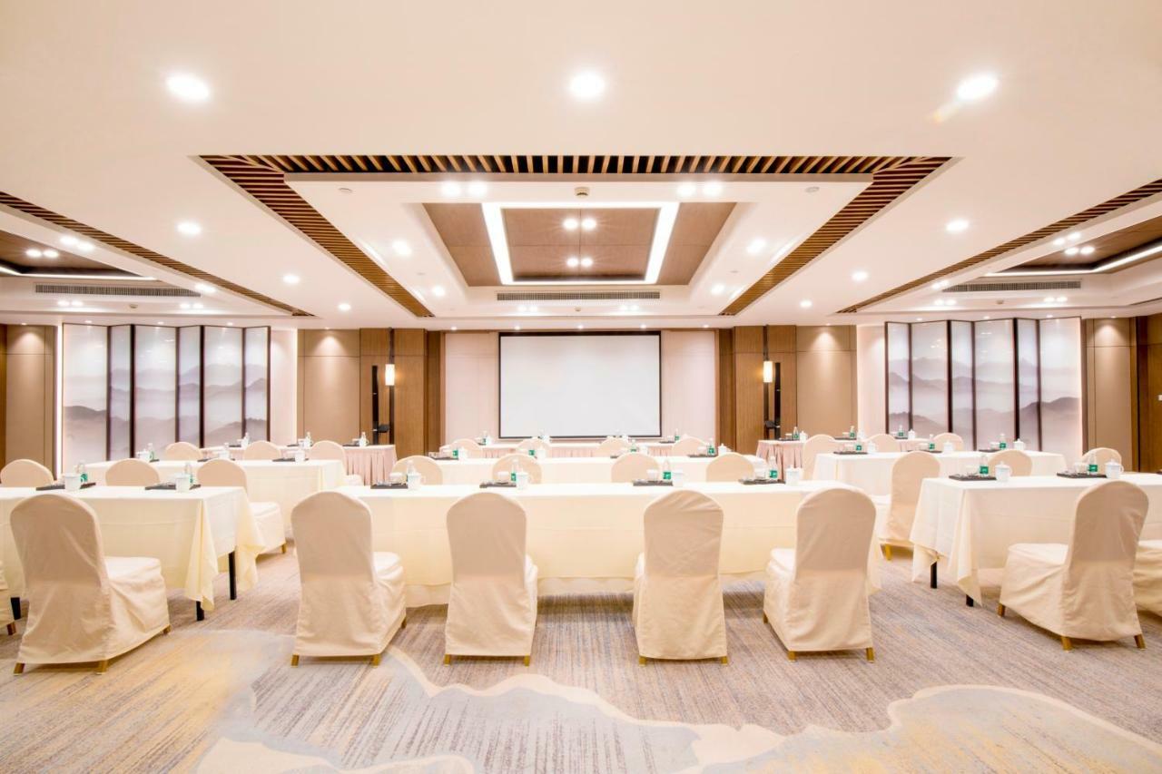 Jin Jiang Pine City Hotel Шанхай Экстерьер фото